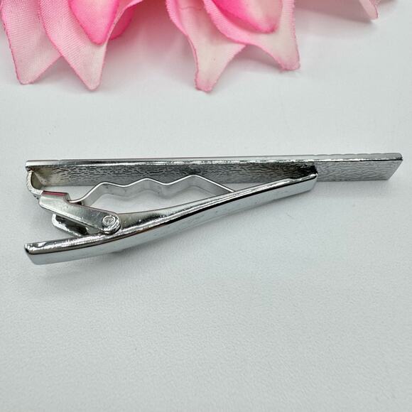 Long Skinny Tie Clip Bar Clasp Satin Finish Silver Tone Textured Squares Matte - Picture 3 of 9